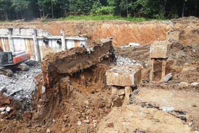 Демонтаж бетонного фундамента клинической больницы Министерства обороны РФ